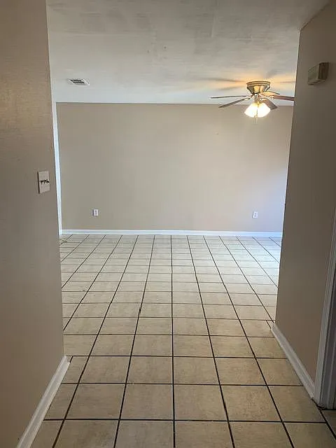2 bed, 1.5 bath, 1098 sqft, $975 — Photo 2