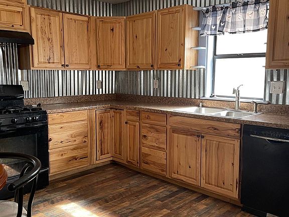2nd image of 2201 McKinley St