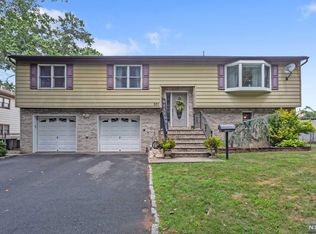 301 Fencsak Ave, Elmwood Park, NJ 07407