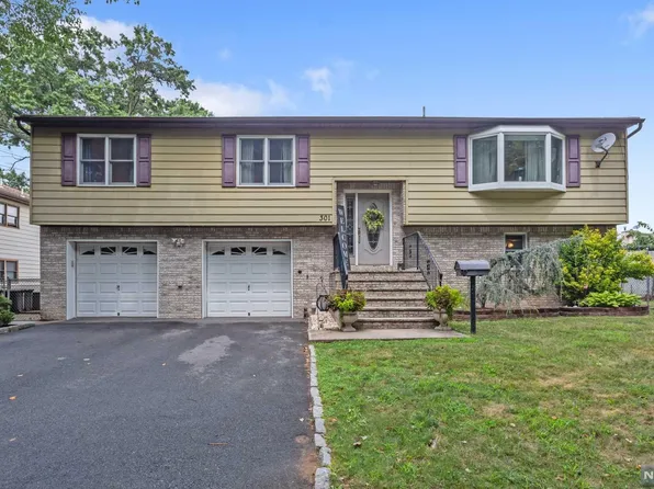 301 Fencsak Ave, Elmwood Park, NJ 07407