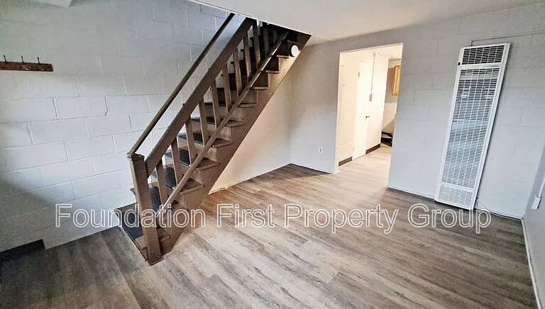 240 W High St #10 — Photo 7