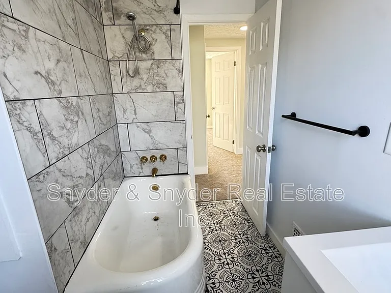 143 Gale St — Photo 17