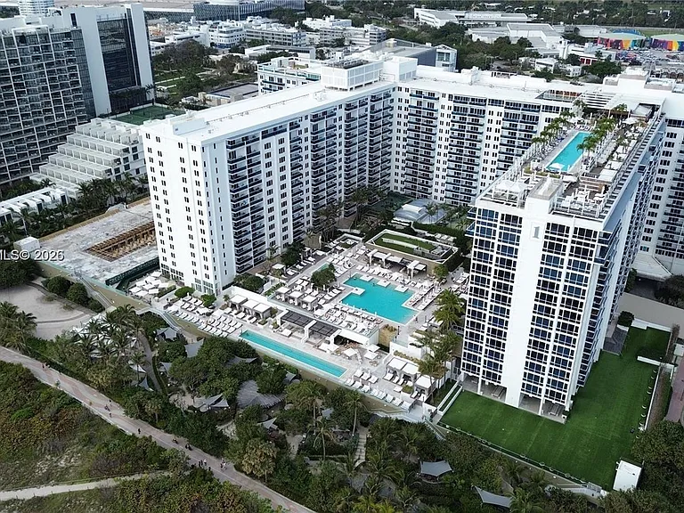 2301 Collins Ave #628 — Photo 18
