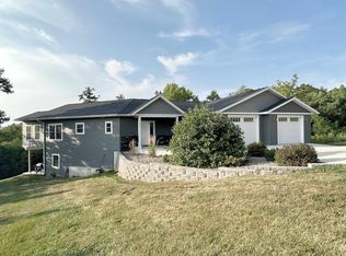 1672 Howdy Hills Rd, Decorah, IA 52101