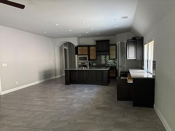 5th image of 253 Trillium Park Loop