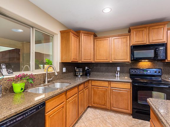 5th image of 18137 W Westpark Blvd