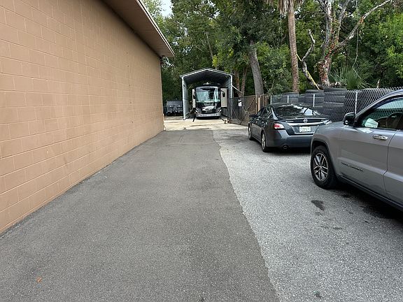 4th image of 2649 W Beaver St