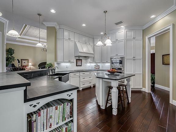 5th image of 4524 Hickory Oak Dr