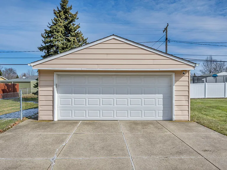 1237 Giesse Dr — Photo 36