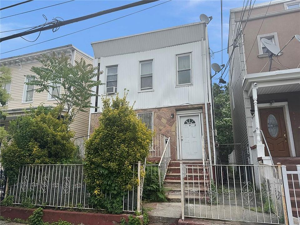 2nd image of 399 Warwick St
