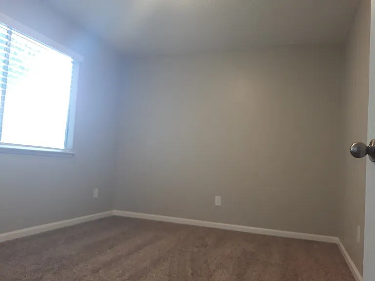 Sutter Commons Apartments — Photo 20