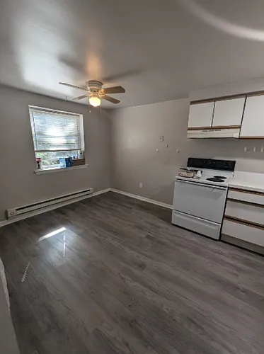 105 Lincoln St Photo 1