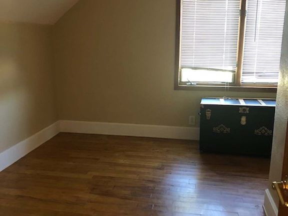 4th image of 1015 Superior St #S