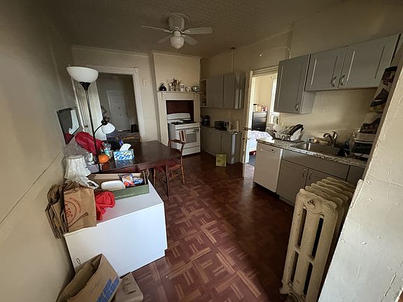 5th image of 216 Easton Ave Unit 1