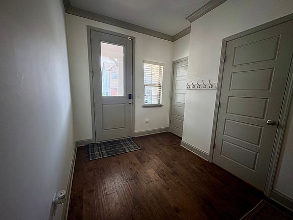 5th image of 1453 Channing Dr
