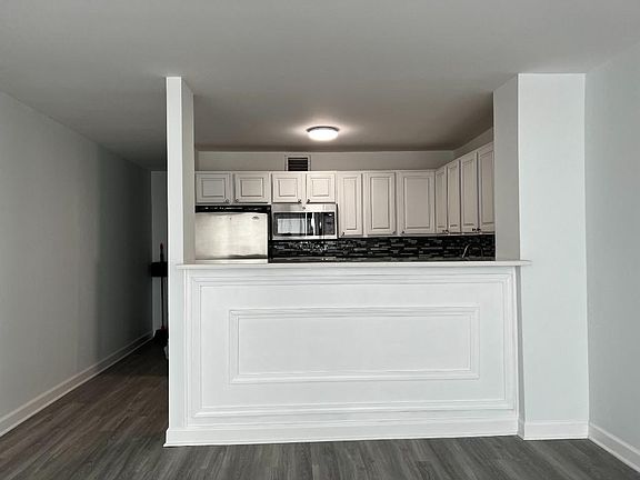 4th image of 1636 N Wells St APT 2112