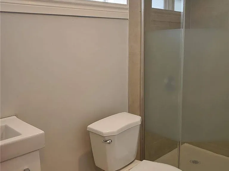 598 Middlewoods Dr — Photo 18
