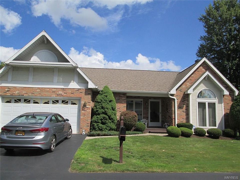 1st image of 4 Village Gate Ct