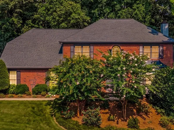 2246 Chadds Creek Dr, Marietta, GA 30062