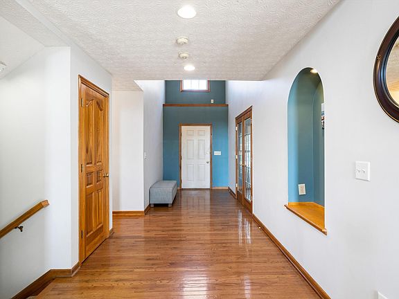 4th image of 2135 Parklawn Dr