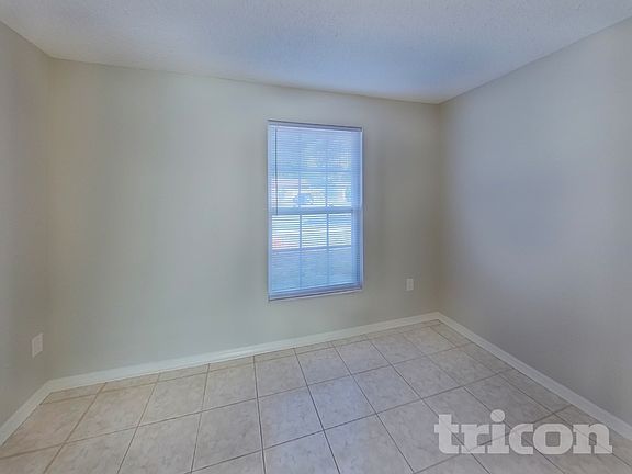 4th image of 2663 Kenwood Dr E