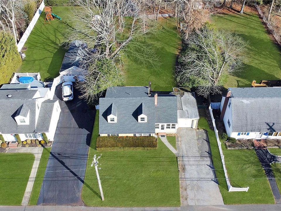 129 Rollstone Avenue, West Sayville, NY 11796 Zillow