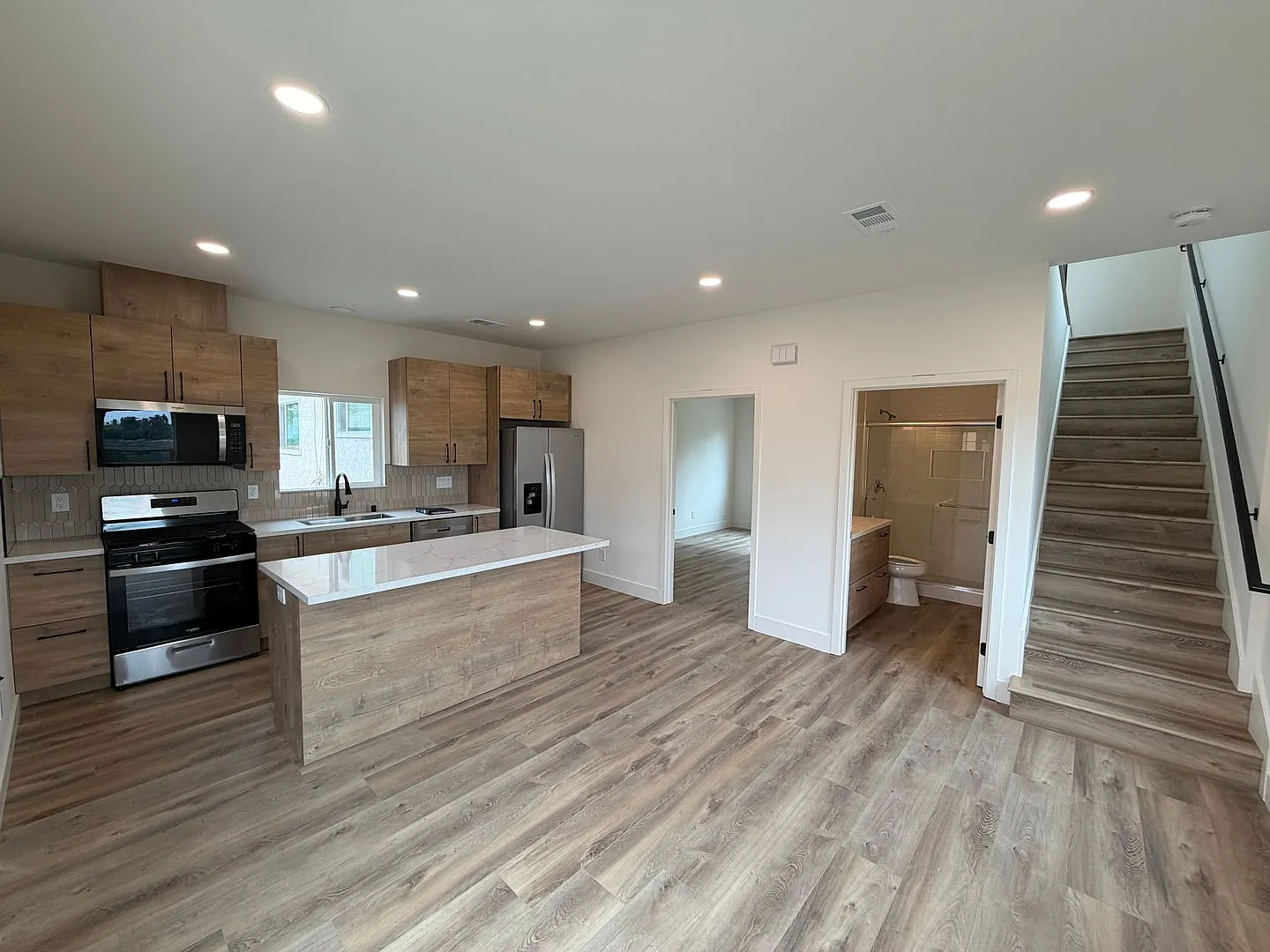 Brand New (2026)!! 4 Bed / 2 Bath Home On Catoctin (Near Campus) — Photo 3