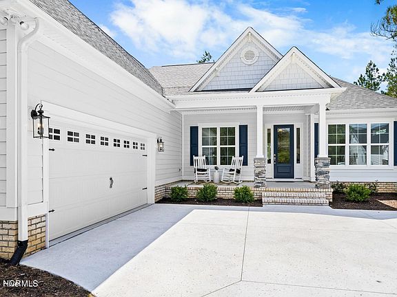 5th image of 3709 Little Berry Place NE