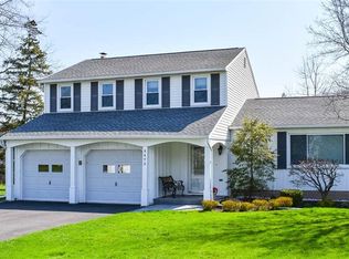 5472 Saltbox Ln, Clay, NY 13041