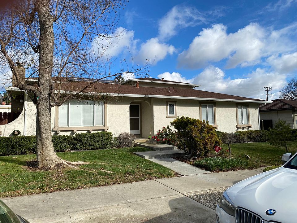 1st image of 991 Wren Dr Unit 3