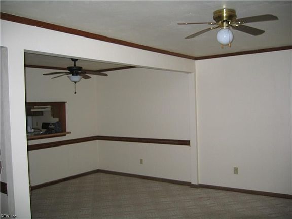 2nd image of 350 Middle Oaks Dr