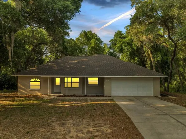 702 Village Ct, Fruitland Park, FL 34731