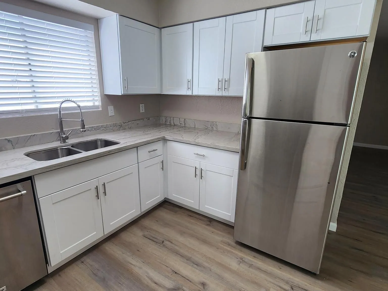 2 bed, 900 sqft, $1,199 — Photo 3