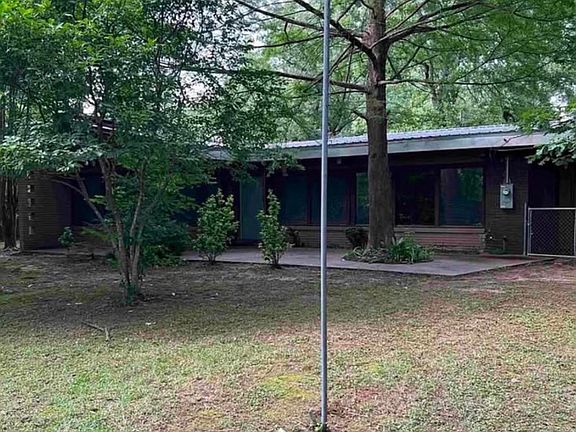 2nd image of 1006 Camp Rd