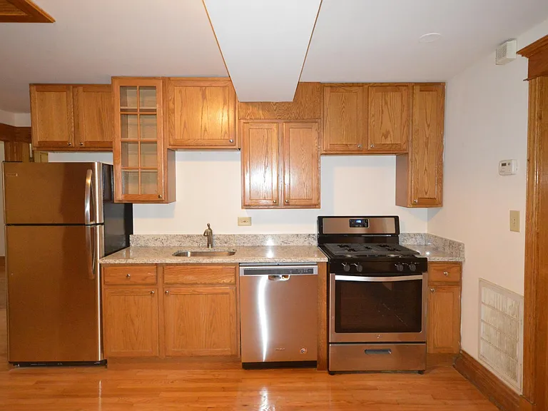 3800 N Greenview Ave #1 — Photo 10