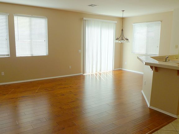 5th image of 9124 Lemona Ave