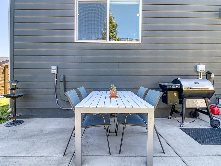 20538 SE Cameron Ave — Photo 33