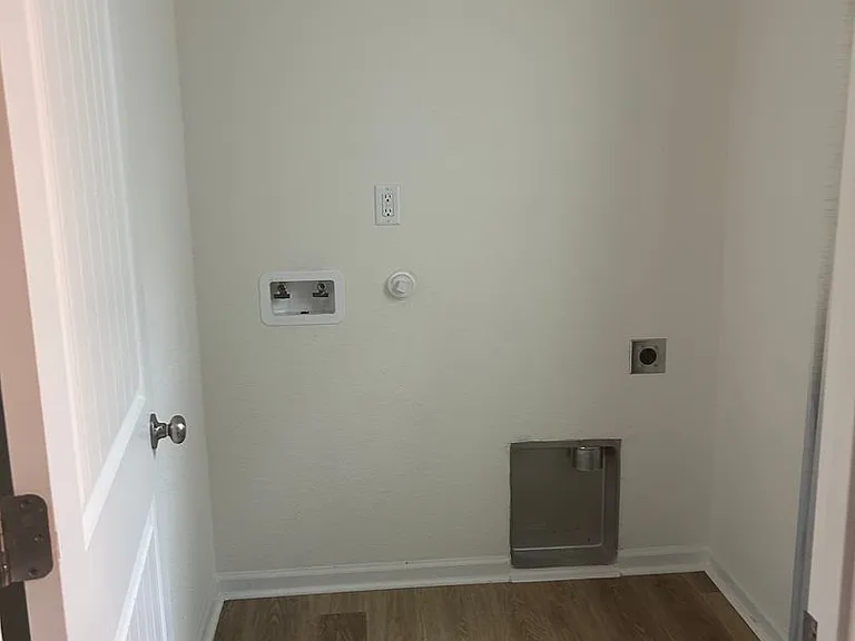 1103 Peartree Rd — Photo 11