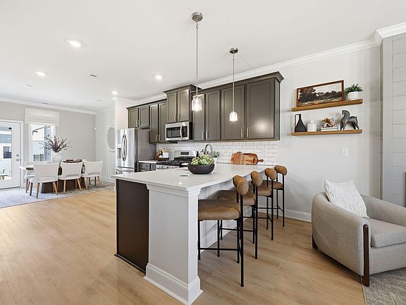5th image of 712 Winton Way #547