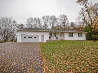 4374 Vilas Rd, Cottage Grove, WI 53527
