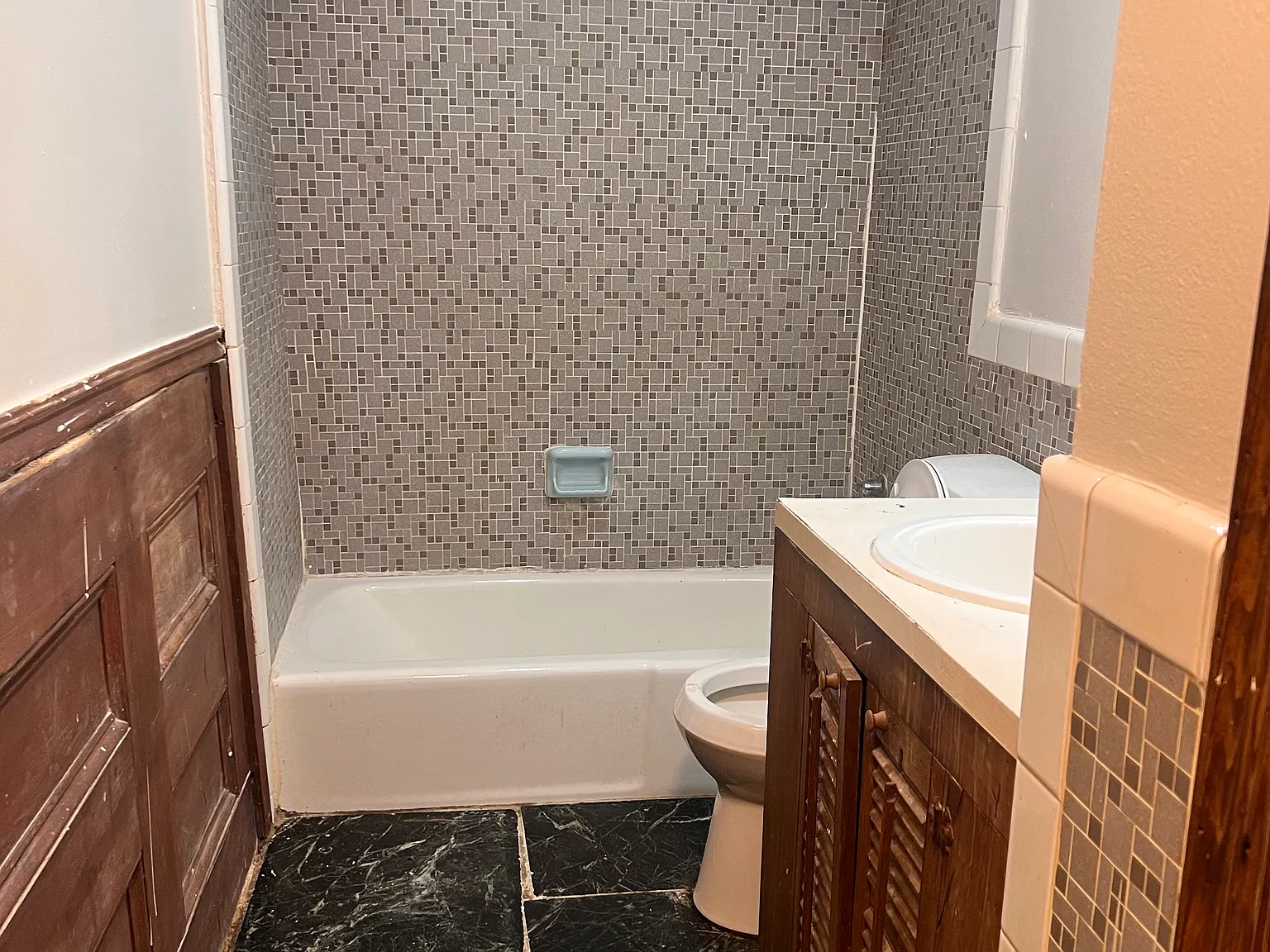 819 Saint Ann St — Photo 3