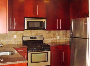 3027 30th St APT 5A, Long Island City, NY 11102