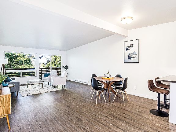 5th image of 545 Bellevue Way SE APT 8