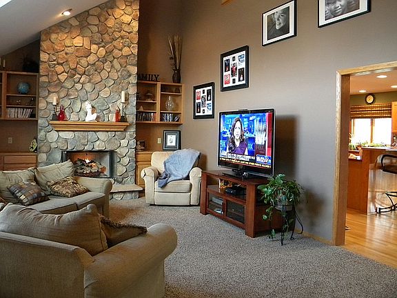 5th image of 1134 Hillebrand Dr