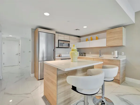 16385 Biscayne Boulevard #1505, North Miami Beach, FL 33160
