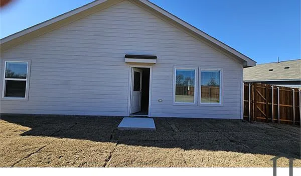 3 bed, 1474 sqft, $2,700 — Photo 2