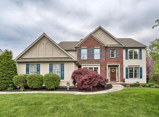 109 Country Meadows Dr, Lancaster, PA 17602