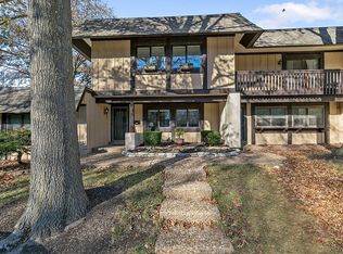 1343 Hampton Rd, Saint Charles, MO 63303