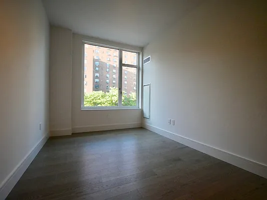 Rented by Extell Marketing Group LLC | media 5