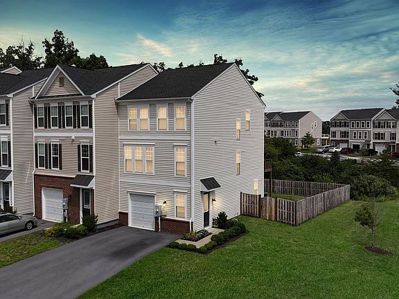 2nd image of 121 Sequoia Dr